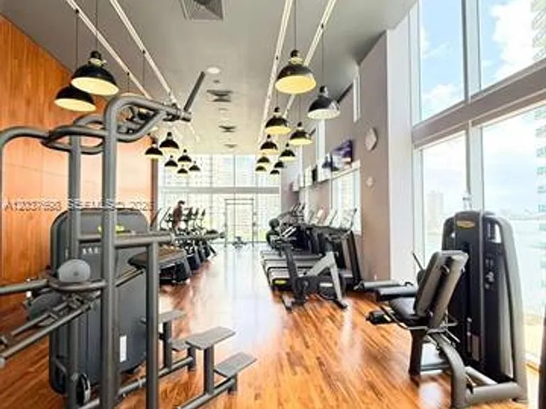 1300 Brickell Bay Dr #CU-1904 — Photo 40