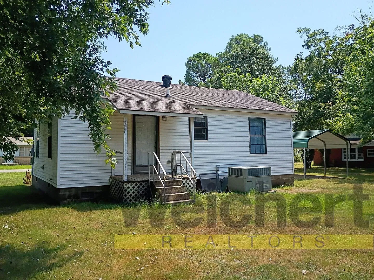 Cozy 2 Bed, 1 Bath Home — Photo 2