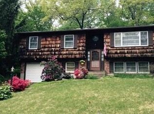 5 Overlook Dr, Sloatsburg, NY 10974
