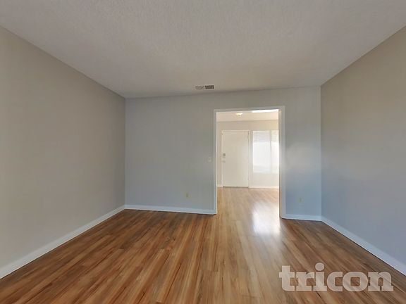 3rd image of 1213 Essex Dr
