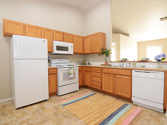5th image of 3809 Topeka Ave