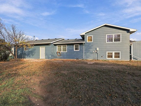 5th image of 503 Cardinal Ct