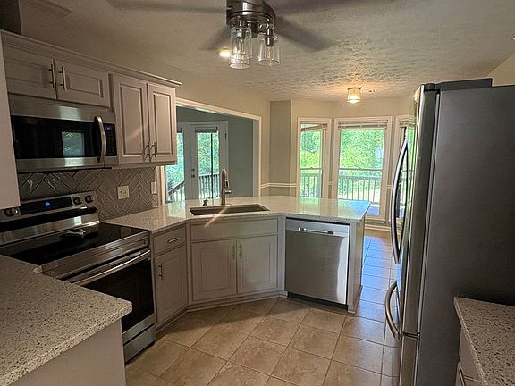 4th image of 6742 Stone Creek Ct