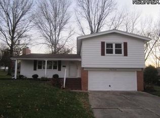 2070 Wyndham Rd, Akron, OH 44313