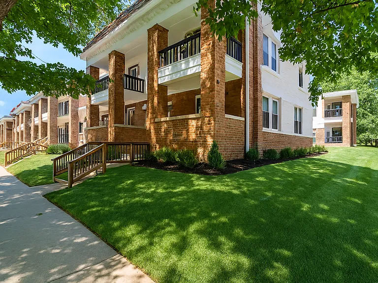 Muehlebach Apartments — Photo 2
