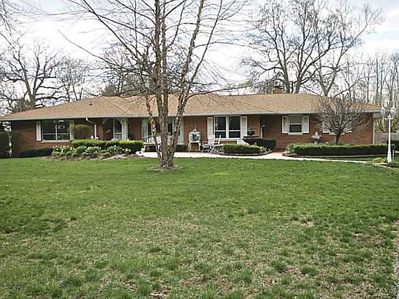 2nd image of 3809 Hilton Dr