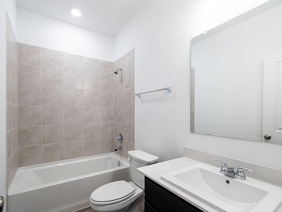 3rd image of 3804 Chicory Ct