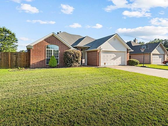 3rd image of 40 Quailbrook Dr