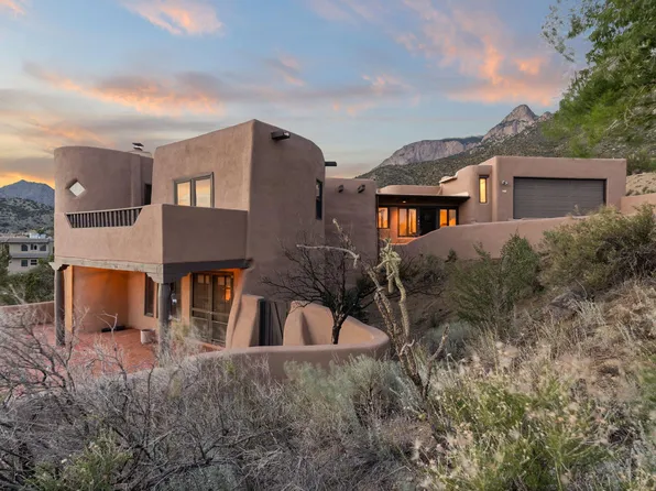 21 Tierra Monte St NE, Albuquerque, NM 87122