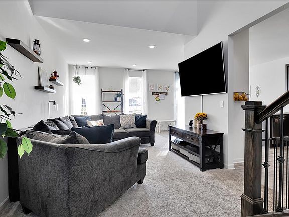 5th image of 15141 W Quincy Cir