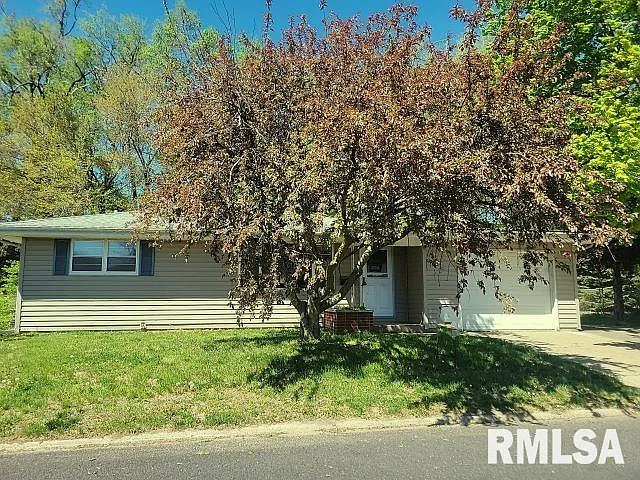 1511 W Shore Dr photo 1