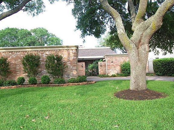 2nd image of 25 Bendwood Dr