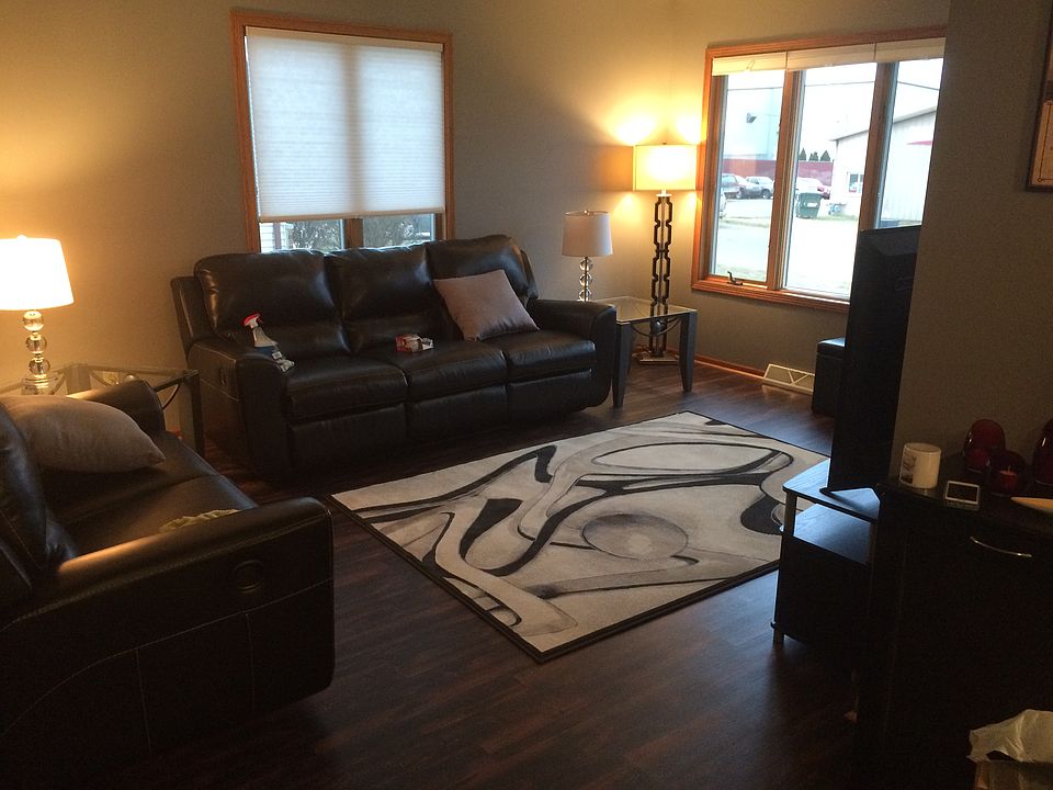 1st image of 405 Theresa St