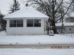 1208 Lay Blvd, Kalamazoo, MI 49001