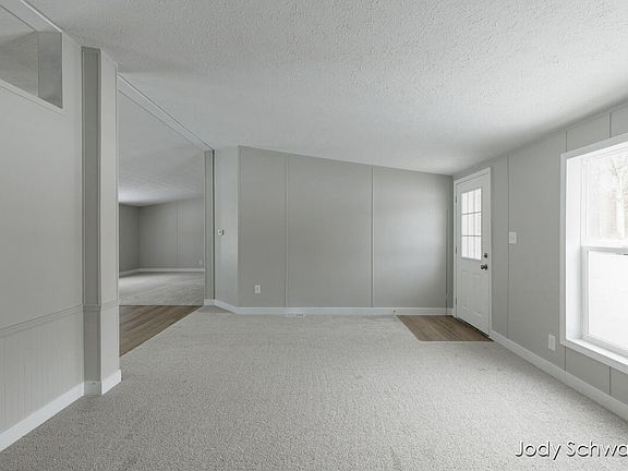 5th image of 824 S Nicholas Ave