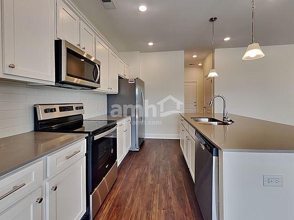 3rd image of 507 Plumeria Ln