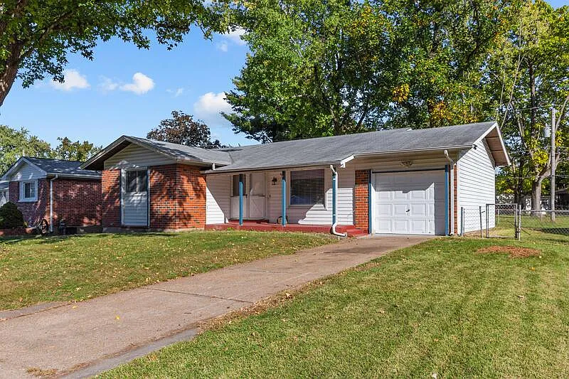 3280 Brookshire Dr photo 1