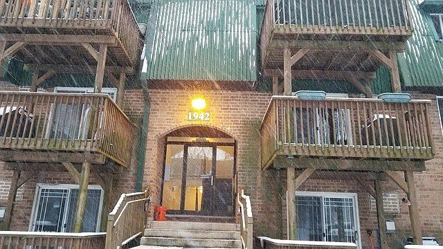 1st image of 1942 Tall Oaks Dr APT 2A