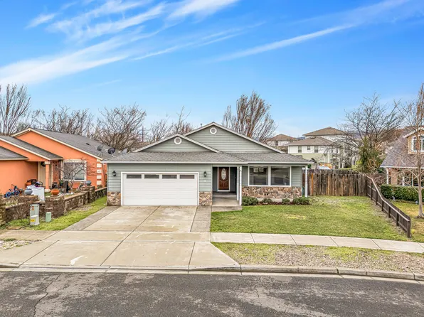 14 Scholarship Way, Medford, OR 97501