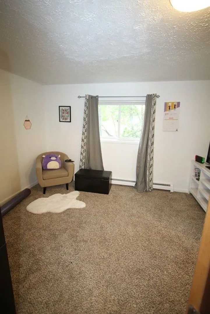 2 Bedroom Condo in East Anchorage close to JBER! — Photo 2