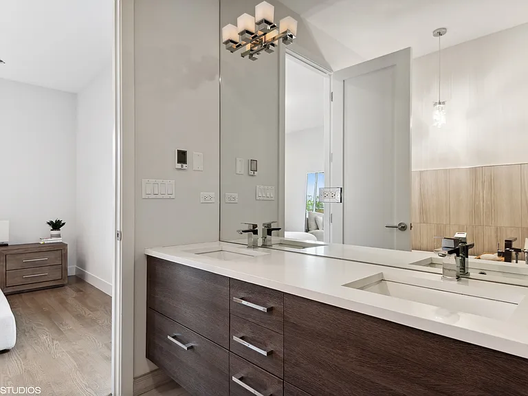 826 N Marshfield Ave #2N — Photo 12