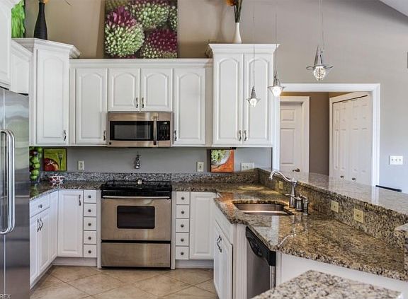 4th image of 1113 Foxglove Cir