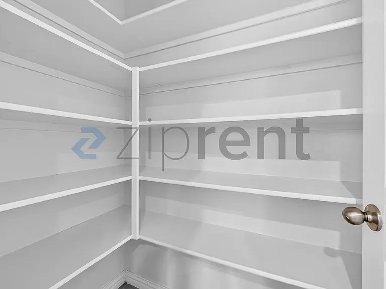 817 Evergreen St — Photo 18
