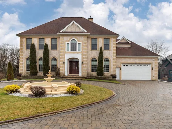 43 Mayes Ave, Somerset, MA 02726