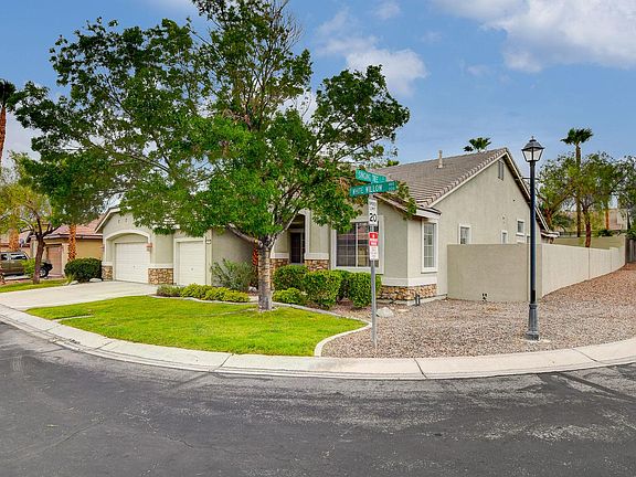 4th image of 213 White Willow Ave