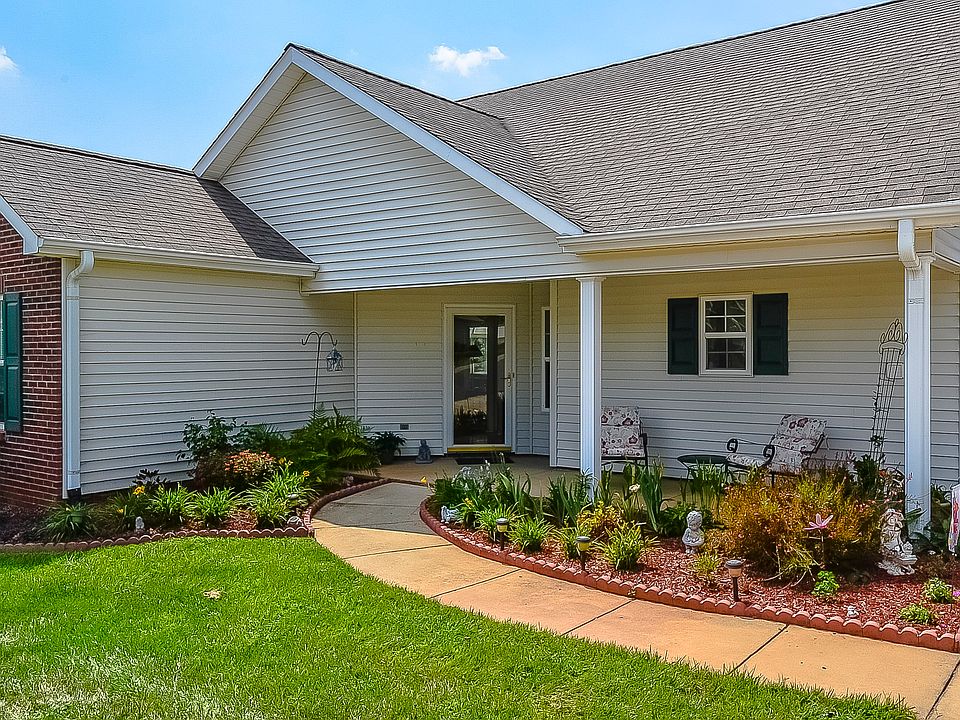 1st image of 139 Ashwood Ln