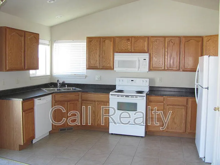 9812 N Orch — Photo 3