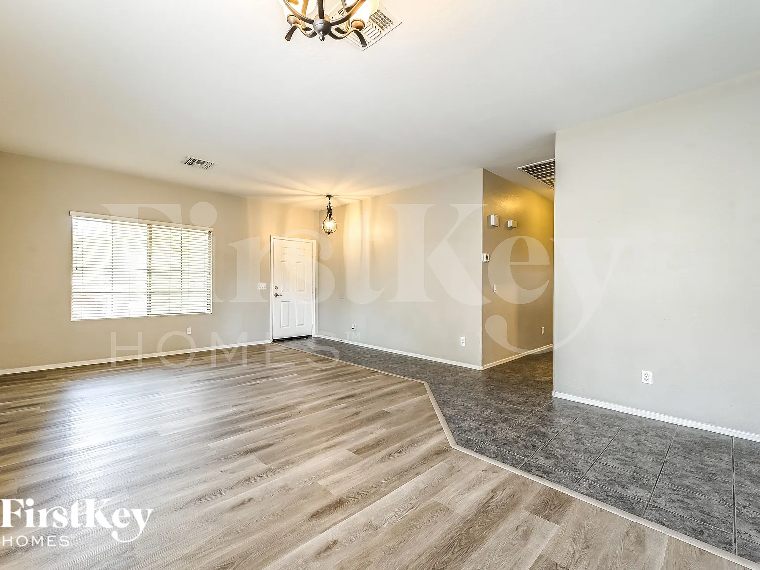 4 bed, 2.0 bath, 1930 sqft, $2,000 — Photo 4