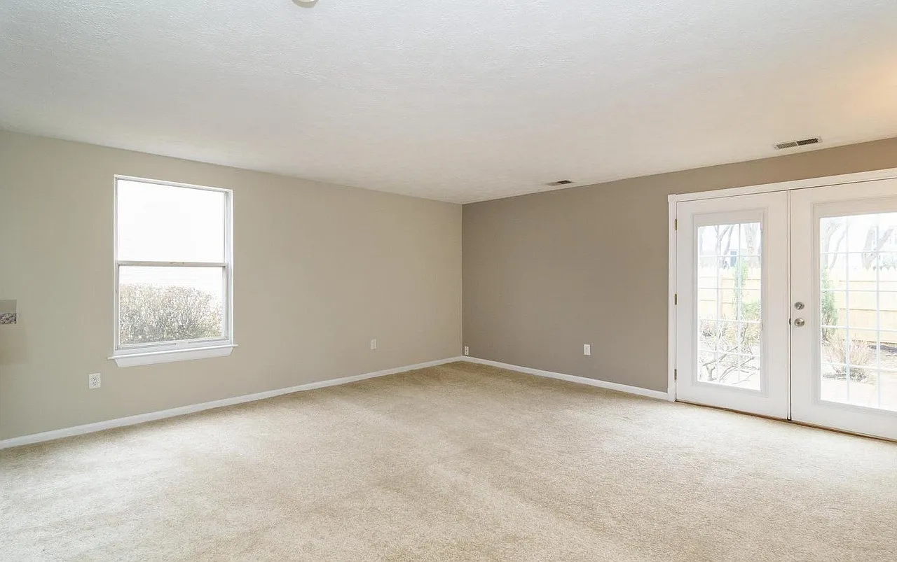 2 bed, 1.5 bath, 1160 sqft, $2,295 — Photo 2