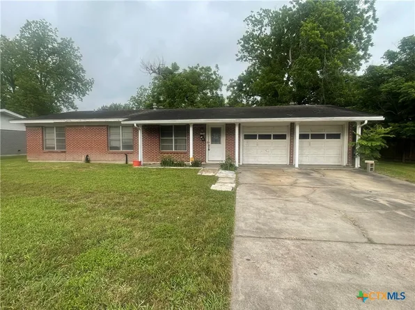 3701 Redwood Dr, Victoria, TX 77901