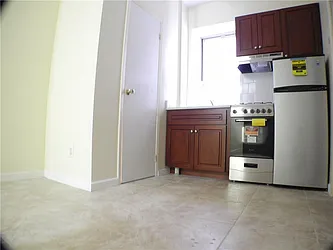 Rented by R New York