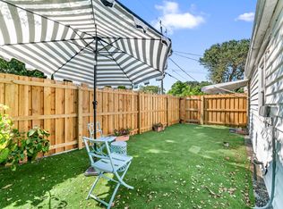 909B N Palmway, Lake Worth, FL 33460