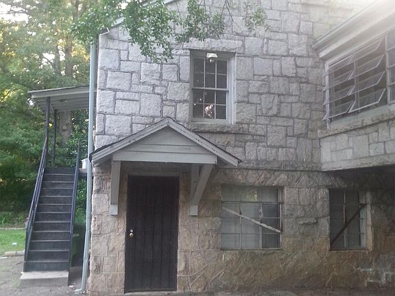 Terrace Level Apartment has it's own Private Entry.