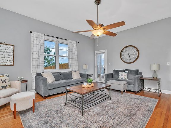 4th image of 506 Flanagan Dr Unit A