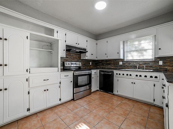 4th image of 1509 Broadview Cir