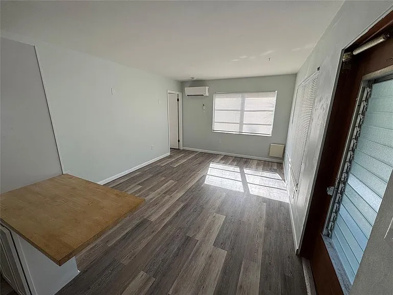215 Park Blvd S #B — Photo 5