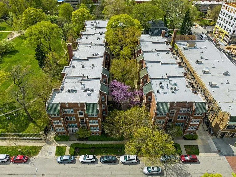 The Bryant at Oak Park I & II — Photo 20