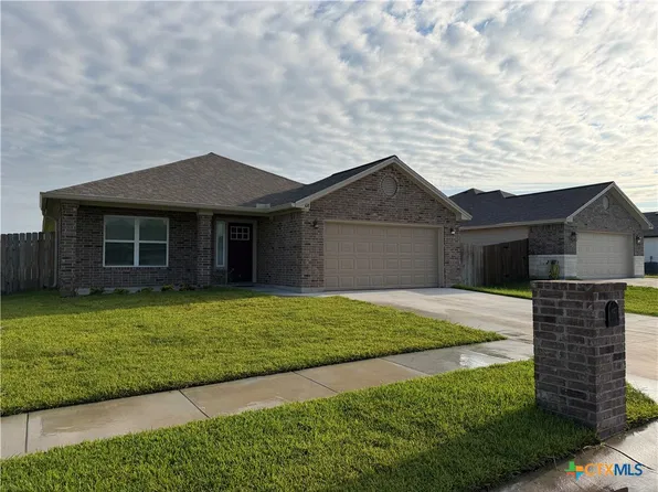 108 Boulder Ridge Dr, Cuero, TX 77954
