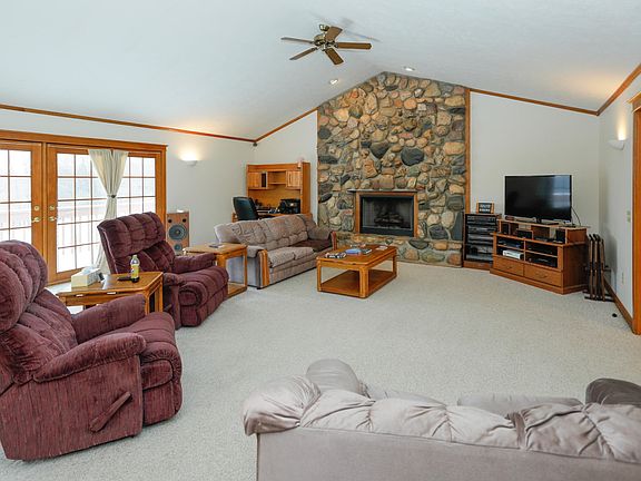 9700 Pine Lake Rd-104