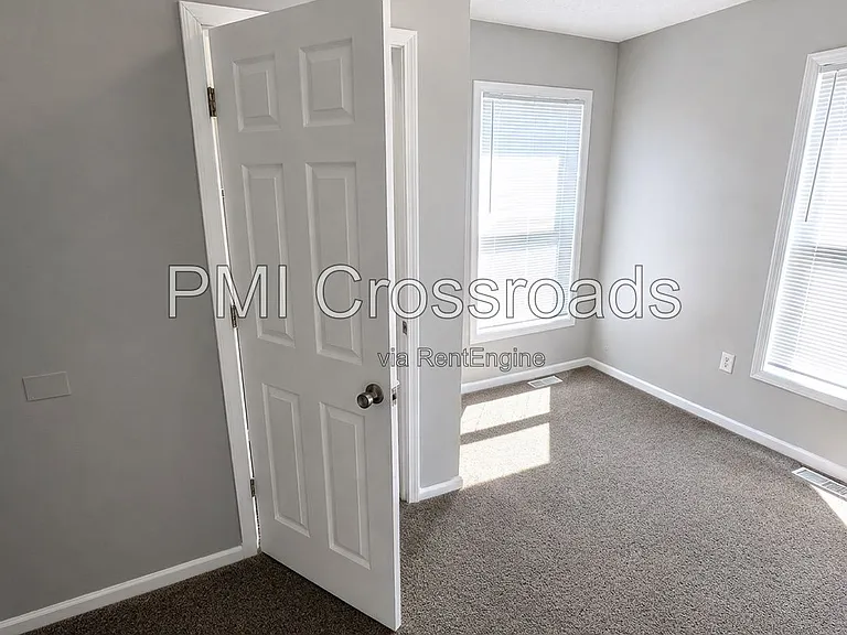 153 S Cypress Ave — Photo 15