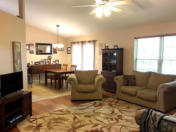 2nd image of 431 Creekwood Blvd