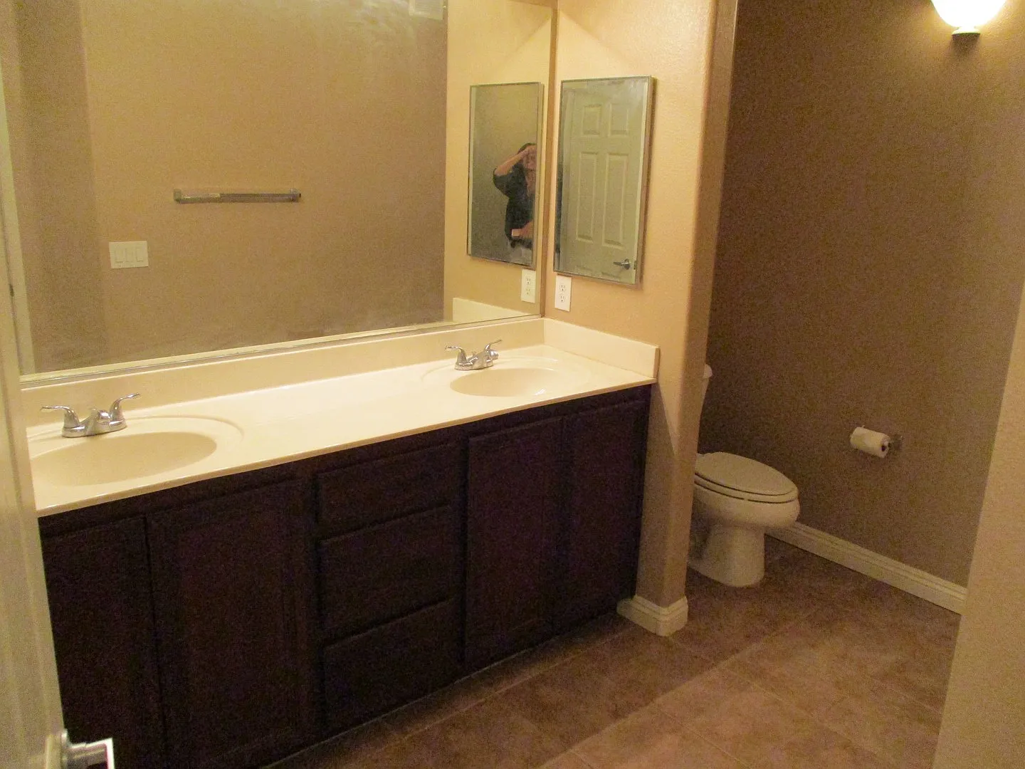 Beautiful 2 bed condo w/ 1 car garage — Photo 2