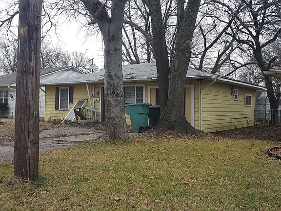 2nd image of 118 E Wilson Ave