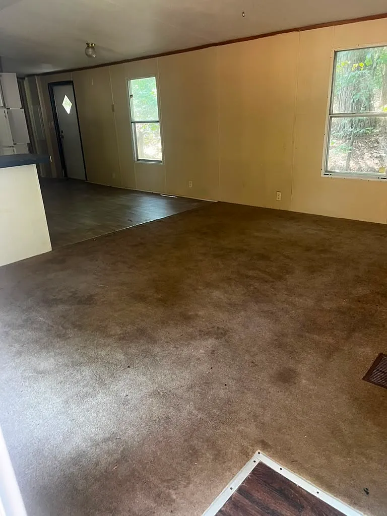 3 bed, 900 sqft, $1,100 — Photo 3