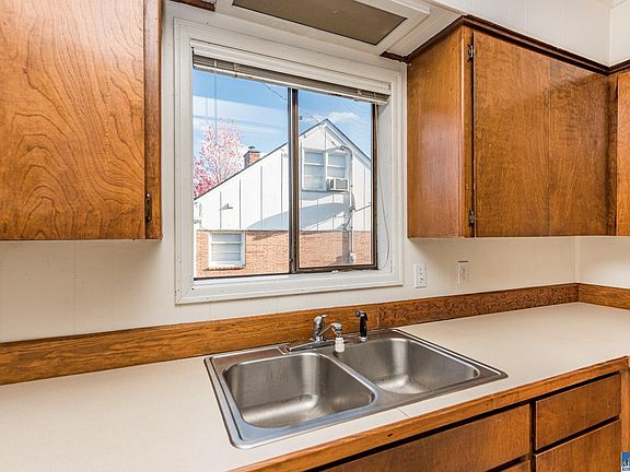 5th image of 216 N Francis St