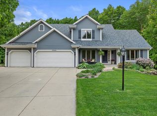 S73W15033 Candlewood Ln, Muskego, WI 53150